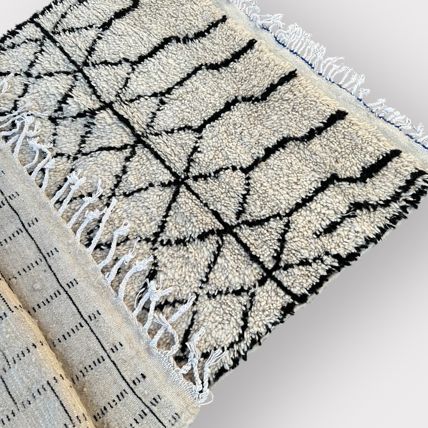 Tapis Berbère Authentique – Pièce Unique en Laine (100×150 cm) | Artisanat Marocain | BOKHA