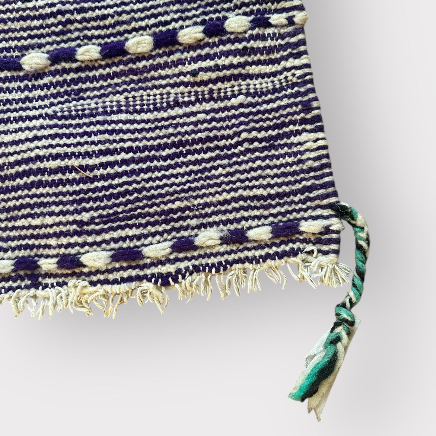 Tapis berbère authentique – 100 x 150 cm – Pièce unique & réversible