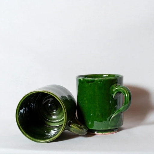 Grand Mug en céramique artisanale verte de Tamegroute - Élégance berbère authentique