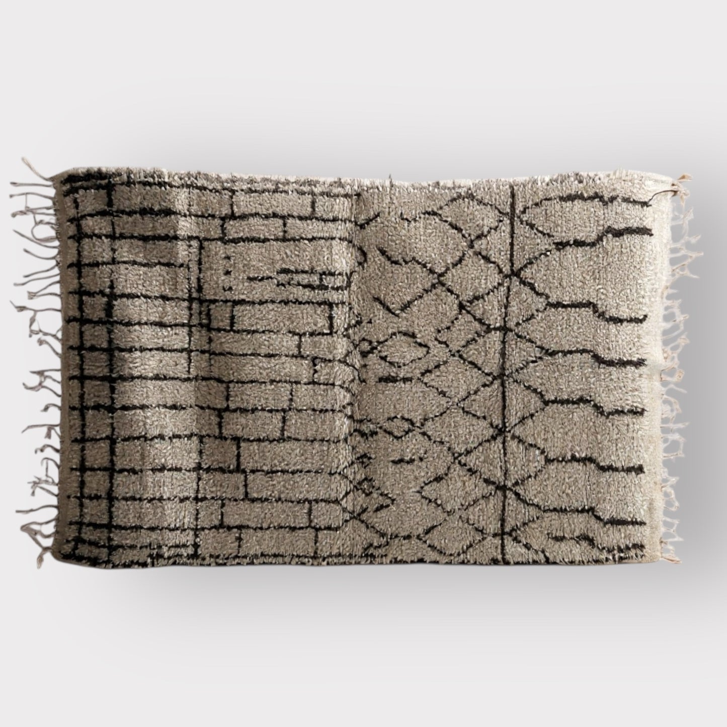 Tapis Berbère Authentique – Pièce Unique en Laine (100×150 cm) | Artisanat Marocain | BOKHA
